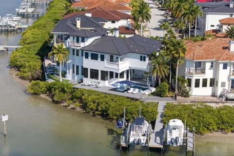 Casa en venta en Tampa, Florida, 4 dormitorios, 412.49 m2 № 2217747 - foto 19