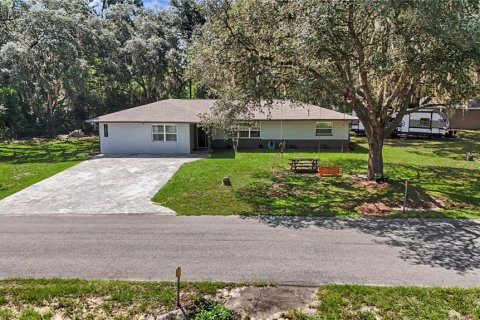House in Dunnellon, Florida 4 bedrooms, 164.9 sq.m. № 2299380