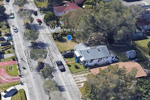 Terreno en venta en Miami, Florida № 1848295 - foto 3