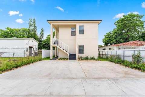 Terreno en venta en Miami, Florida № 1848295 - foto 14