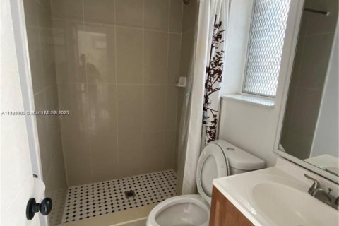 Propiedad comercial en venta en Miami, Florida, 166.48 m2 № 1945194 - foto 24