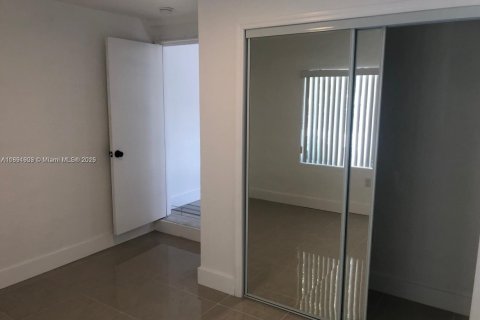 Propiedad comercial en venta en Miami, Florida, 166.48 m2 № 1945194 - foto 22
