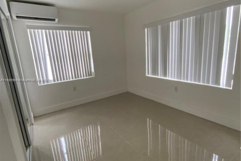 Propiedad comercial en venta en Miami, Florida, 166.48 m2 № 1945194 - foto 21