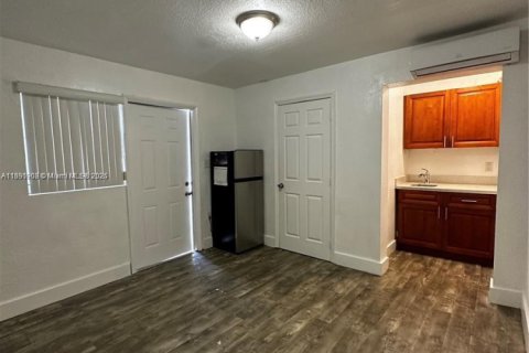 Propiedad comercial en venta en Miami, Florida, 166.48 m2 № 1945194 - foto 29