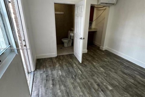 Propiedad comercial en venta en Miami, Florida, 166.48 m2 № 1945194 - foto 30