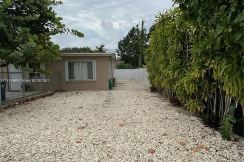 Propiedad comercial en venta en Miami, Florida, 166.48 m2 № 1945194 - foto 26