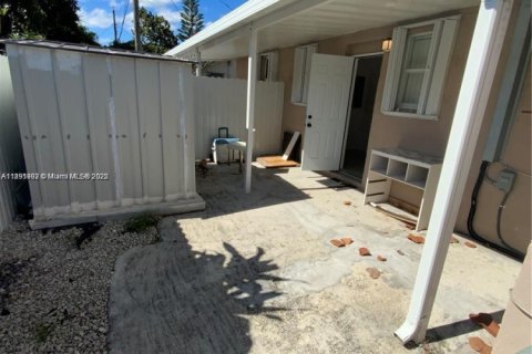 Propiedad comercial en venta en Miami, Florida, 166.48 m2 № 1945194 - foto 15