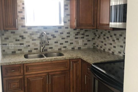 Propiedad comercial en venta en Miami, Florida, 166.48 m2 № 1945194 - foto 20