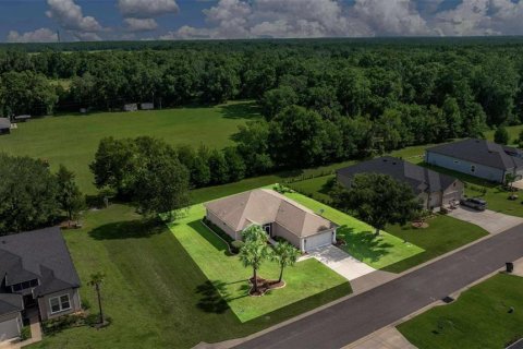 House in Dunnellon, Florida 3 bedrooms, 150.78 sq.m. № 1884919 - photo 1