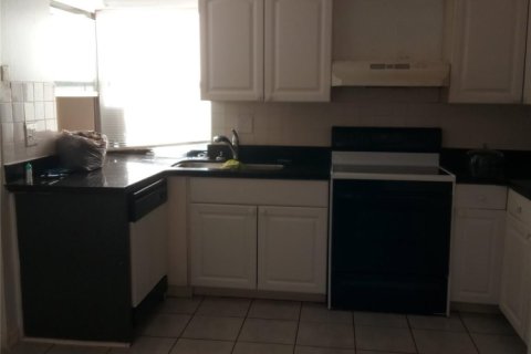 House in Margate, Florida 3 bedrooms, 136.47 sq.m. № 874285 - photo 1