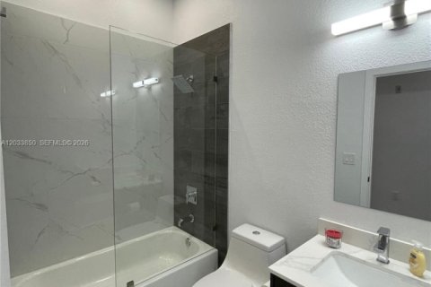 Condo in Doral, Florida, 3 bedrooms № 2078250 - photo 12