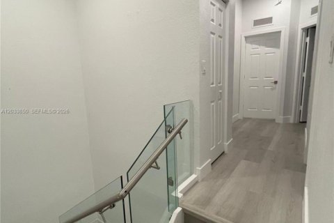 Condo in Doral, Florida, 3 bedrooms № 2078250 - photo 10