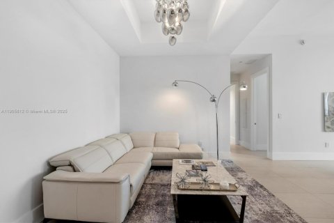 Condominio en venta en Sunny Isles Beach, Florida, 2 dormitorios, 135.92 m2 № 2012221 - foto 24