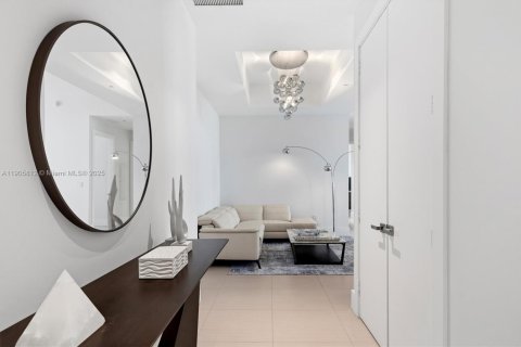 Condominio en venta en Sunny Isles Beach, Florida, 2 dormitorios, 135.92 m2 № 2012221 - foto 20