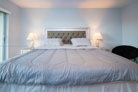 Condominio en alquiler en Hollywood, Florida, 2 dormitorios, 92.16 m2 № 1937540 - foto 20