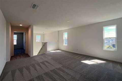 House in TRINITY LAKES in Groveland, Florida 4 bedrooms, 270.44 sq.m. № 1515943 - photo 6