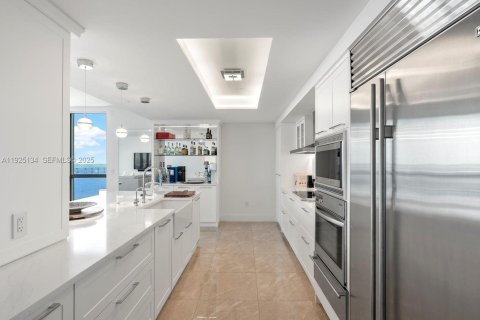 Condominio en venta en Miami, Florida, 2 dormitorios, 174.47 m2 № 1983757 - foto 11