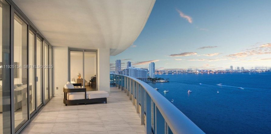 Condominio en Miami, Florida, 2 dormitorios № 1983757