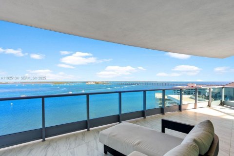 Condominio en venta en Miami, Florida, 2 dormitorios, 174.47 m2 № 1983757 - foto 15