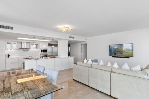 Condominio en venta en Miami, Florida, 2 dormitorios, 174.47 m2 № 1983757 - foto 5