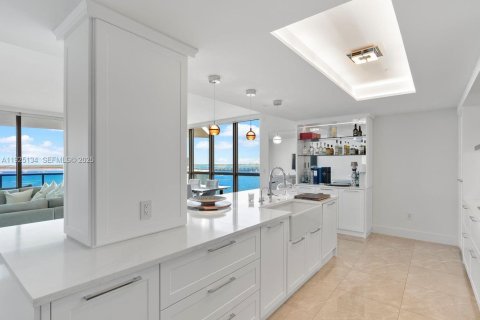 Condominio en venta en Miami, Florida, 2 dormitorios, 174.47 m2 № 1983757 - foto 12