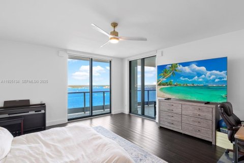 Condominio en venta en Miami, Florida, 2 dormitorios, 174.47 m2 № 1983757 - foto 18