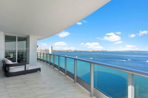 Condominio en venta en Miami, Florida, 2 dormitorios, 174.47 m2 № 1983757 - foto 14