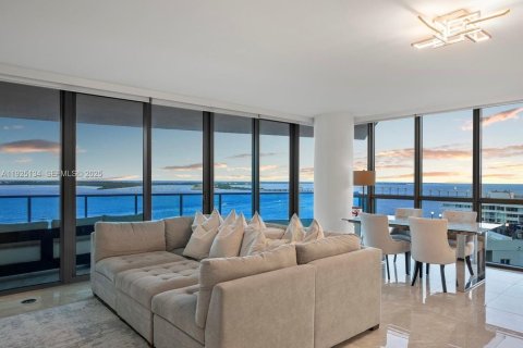 Condominio en venta en Miami, Florida, 2 dormitorios, 174.47 m2 № 1983757 - foto 2