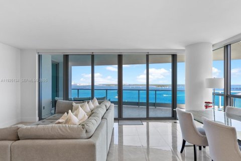 Condominio en venta en Miami, Florida, 2 dormitorios, 174.47 m2 № 1983757 - foto 13
