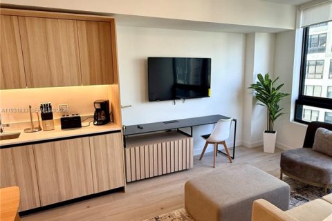 Condominio en venta en Miami, Florida, 1 dormitorio, 56.48 m2 № 2076990 - foto 4
