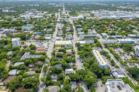 Commercial property in Miami, Florida 359.35 sq.m. № 2041056 - photo 18