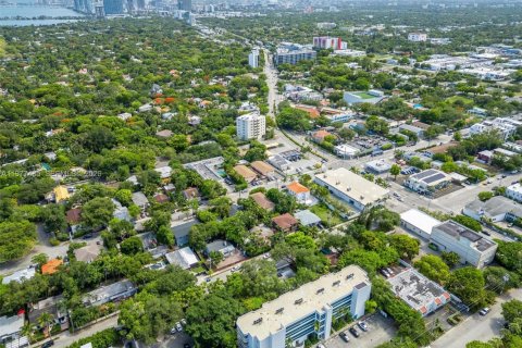 Commercial property in Miami, Florida 359.35 sq.m. № 2041056 - photo 20