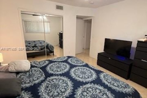 Commercial property in Miami, Florida 359.35 sq.m. № 2041056 - photo 25