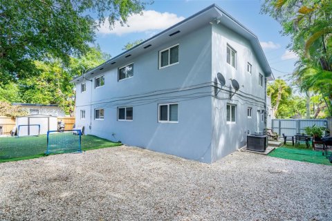 Commercial property in Miami, Florida 359.35 sq.m. № 2041056 - photo 5