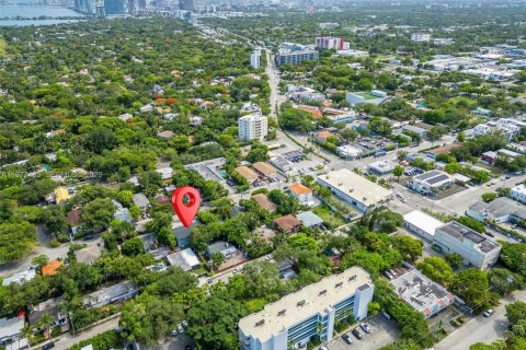 Commercial property in Miami, Florida 359.35 sq.m. № 2041056 - photo 21