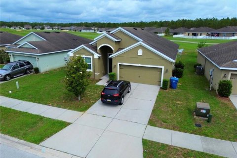 Villa ou maison à louer à Brooksville, Floride: 4 chambres, 170.85 m2 № 1787859 - photo 2