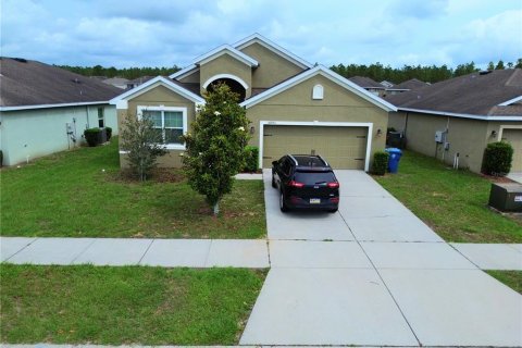 Villa ou maison à louer à Brooksville, Floride: 4 chambres, 170.85 m2 № 1787859 - photo 1