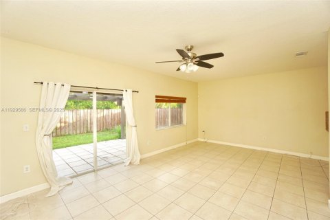 Villa ou maison à louer à Miami, Floride: 3 chambres, 157.56 m2 № 1988419 - photo 5