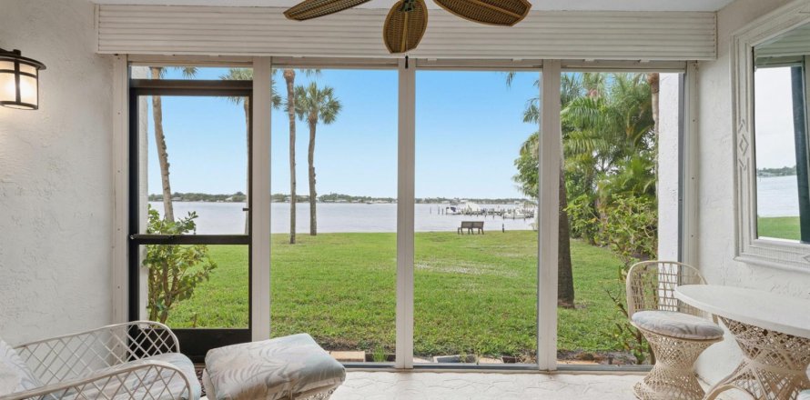 Condo à Stuart, Floride, 2 chambres  № 2271615