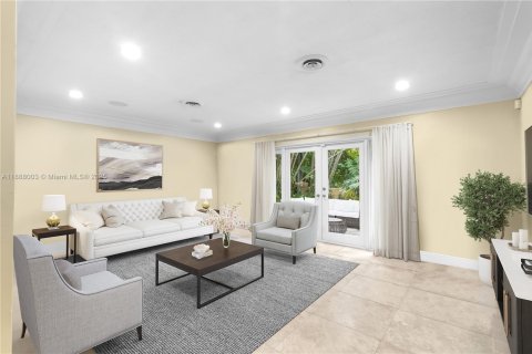 House in Coral Gables, Florida 3 bedrooms, 151.06 sq.m. № 1941147 - photo 4