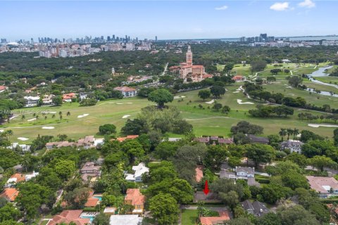House in Coral Gables, Florida 3 bedrooms, 151.06 sq.m. № 1941147 - photo 22