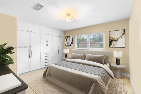 House in Coral Gables, Florida 3 bedrooms, 151.06 sq.m. № 1941147 - photo 17