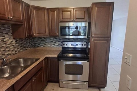 Condo in Pompano Beach, Florida, 2 bedrooms № 2083744 - photo 5