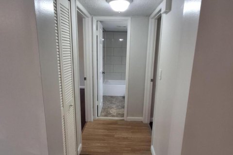 Condo in Pompano Beach, Florida, 2 bedrooms № 2083744 - photo 8
