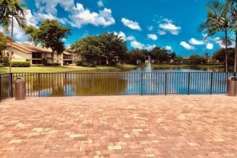 Condo in Pompano Beach, Florida, 2 bedrooms № 2083744 - photo 23