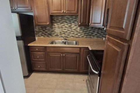 Condo in Pompano Beach, Florida, 2 bedrooms № 2083744 - photo 4
