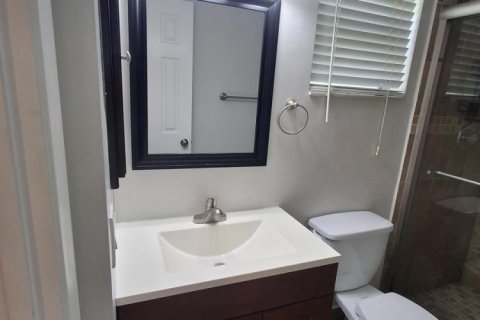 Condo in Pompano Beach, Florida, 2 bedrooms № 2083744 - photo 17