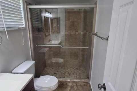 Condo in Pompano Beach, Florida, 2 bedrooms № 2083744 - photo 18