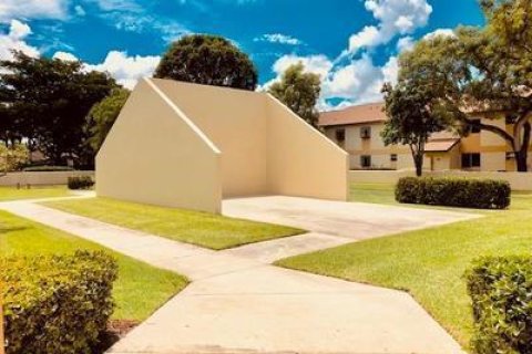 Condo in Pompano Beach, Florida, 2 bedrooms № 2083744 - photo 28