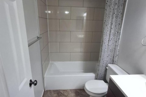 Condo in Pompano Beach, Florida, 2 bedrooms № 2083744 - photo 13